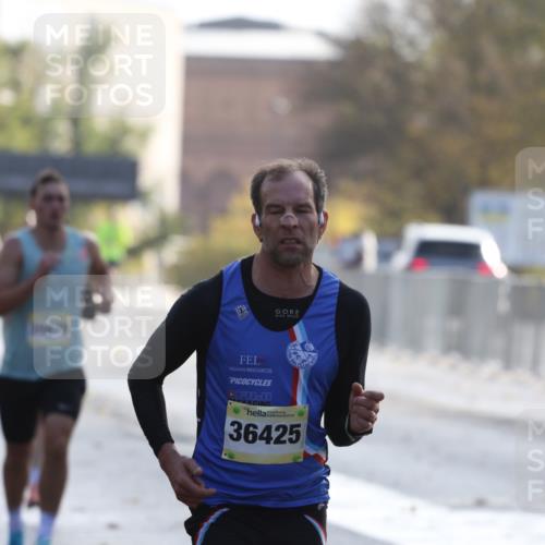 25.10.2026 - hella hamburg halbmarathon Antke Förster http://msf.ph/oto/10856739 25.10.2026 10:16:47 Lombardsbrücke 36425, 3452, 35675, 36108, 32551 meine-sportfotos.de
