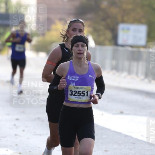 25.10.2026 - hella hamburg halbmarathon Antke Förster http://msf.ph/oto/10856755 25.10.2026 10:16:52 Lombardsbrücke 35675, 36108, 32551 meine-sportfotos.de
