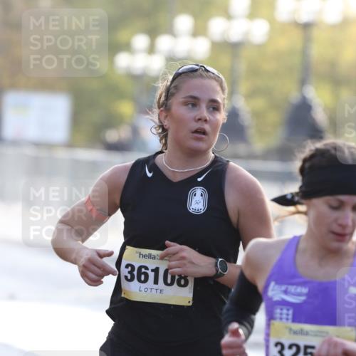 25.10.2026 - hella hamburg halbmarathon Antke Förster http://msf.ph/oto/10856762 25.10.2026 10:16:53 Lombardsbrücke 36108, 32551, 1079, 19917 meine-sportfotos.de