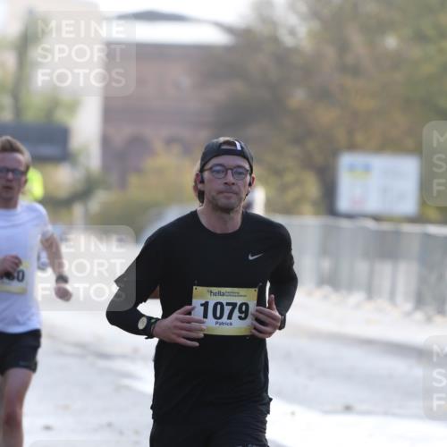 25.10.2026 - hella hamburg halbmarathon Antke Förster http://msf.ph/oto/10856770 25.10.2026 10:16:58 Lombardsbrücke 1079, 19917, 48, 9730, 1261 meine-sportfotos.de