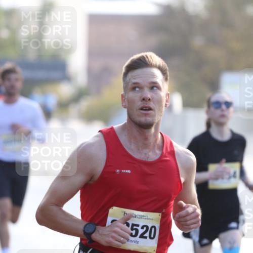 25.10.2026 - hella hamburg halbmarathon Antke Förster http://msf.ph/oto/10856814 25.10.2026 10:17:16 Lombardsbrücke 22520, 30014, 30016, 13755, 2154, 2321, 23702, 35458, 35301, 35096 meine-sportfotos.de