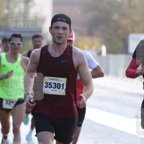 25.10.2026 - hella hamburg halbmarathon Antke Förster http://msf.ph/oto/10856838 25.10.2026 10:17:22 Lombardsbrücke 35458, 35301, 35096, 32845, 3296, 35439, 12292, 34853 meine-sportfotos.de