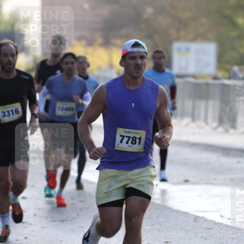 25.10.2026 - hella hamburg halbmarathon Antke Förster http://msf.ph/oto/10856877 25.10.2026 10:17:41 Lombardsbrücke 7781, 3316, 12469, 14854, 25212, 33257, 30495, 30931, 34579, 16135, 16136, 35658 meine-sportfotos.de