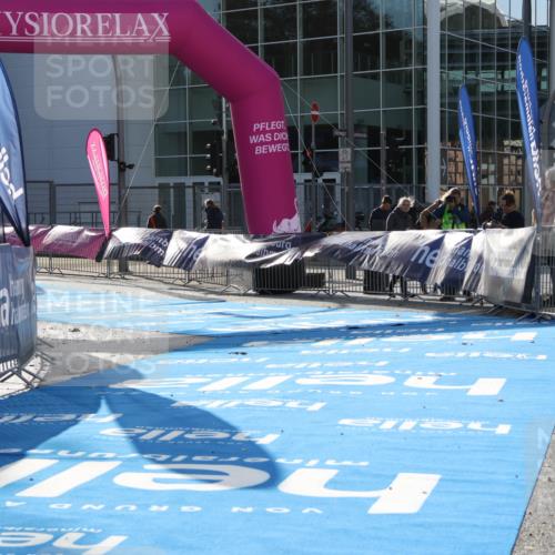 25.10.2026 - hella hamburg halbmarathon Strokosch-Dieckow http://msf.ph/oto/11008841 25.10.2026 10:17:19 Ziel  meine-sportfotos.de