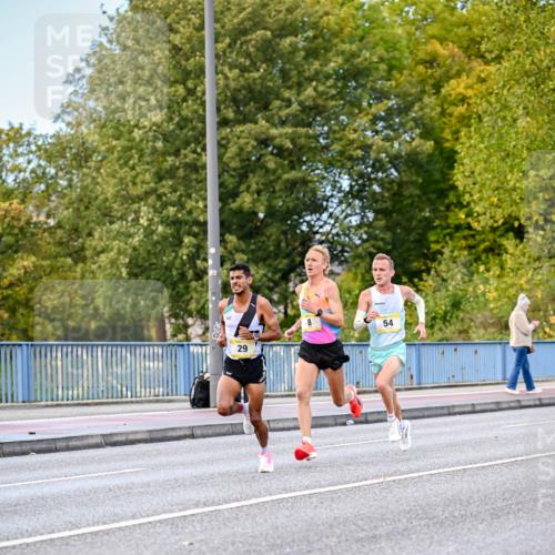 25.10.2026 - hella hamburg halbmarathon Dr. Thomas Lammeyer http://msf.ph/oto/11051992 25.10.2026 10:09:06 Kennedybrücke 29, 8, 54 meine-sportfotos.de