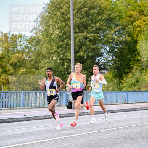 25.10.2026 - hella hamburg halbmarathon Dr. Thomas Lammeyer http://msf.ph/oto/11051995 25.10.2026 10:09:06 Kennedybrücke 361, 8, 54, 29 meine-sportfotos.de