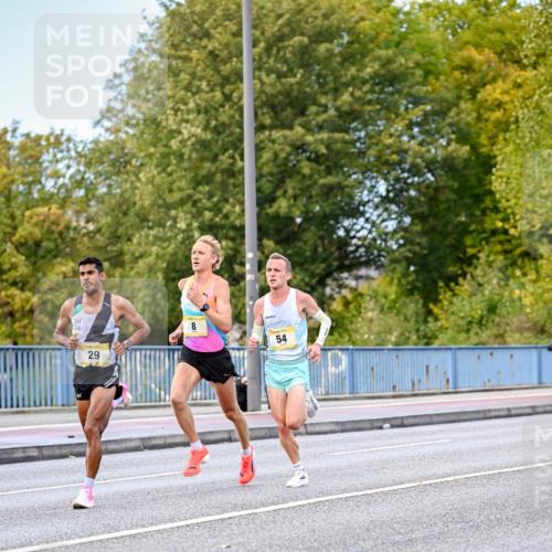 25.10.2026 - hella hamburg halbmarathon Dr. Thomas Lammeyer http://msf.ph/oto/11051997 25.10.2026 10:09:06 Kennedybrücke 8 meine-sportfotos.de