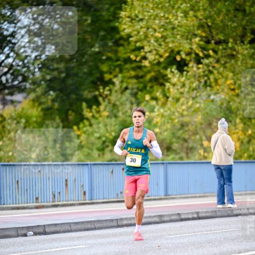 25.10.2026 - hella hamburg halbmarathon Dr. Thomas Lammeyer http://msf.ph/oto/11052006 25.10.2026 10:09:34 Kennedybrücke 30 meine-sportfotos.de