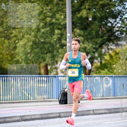 25.10.2026 - hella hamburg halbmarathon Dr. Thomas Lammeyer http://msf.ph/oto/11052023 25.10.2026 10:09:36 Kennedybrücke 30 meine-sportfotos.de