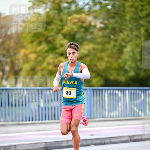 25.10.2026 - hella hamburg halbmarathon Dr. Thomas Lammeyer http://msf.ph/oto/11052034 25.10.2026 10:09:36 Kennedybrücke 30, 30 meine-sportfotos.de