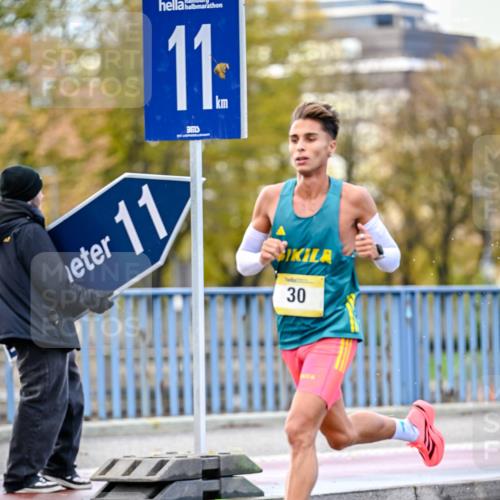 25.10.2026 - hella hamburg halbmarathon Dr. Thomas Lammeyer http://msf.ph/oto/11052043 25.10.2026 10:09:37 Kennedybrücke 11, 11, 30 meine-sportfotos.de