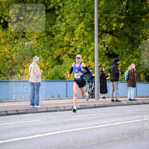 25.10.2026 - hella hamburg halbmarathon Dr. Thomas Lammeyer http://msf.ph/oto/11052053 25.10.2026 10:09:47 Kennedybrücke 15 meine-sportfotos.de