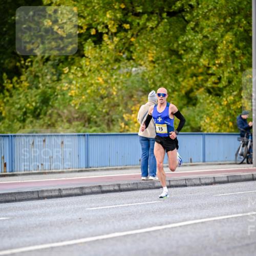25.10.2026 - hella hamburg halbmarathon Dr. Thomas Lammeyer http://msf.ph/oto/11052056 25.10.2026 10:09:48 Kennedybrücke 15 meine-sportfotos.de