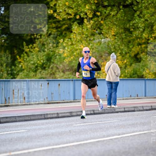 25.10.2026 - hella hamburg halbmarathon Dr. Thomas Lammeyer http://msf.ph/oto/11052065 25.10.2026 10:09:48 Kennedybrücke 15 meine-sportfotos.de