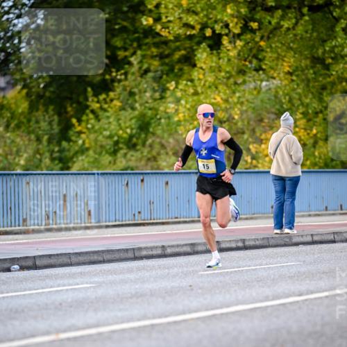25.10.2026 - hella hamburg halbmarathon Dr. Thomas Lammeyer http://msf.ph/oto/11052066 25.10.2026 10:09:48 Kennedybrücke 15 meine-sportfotos.de