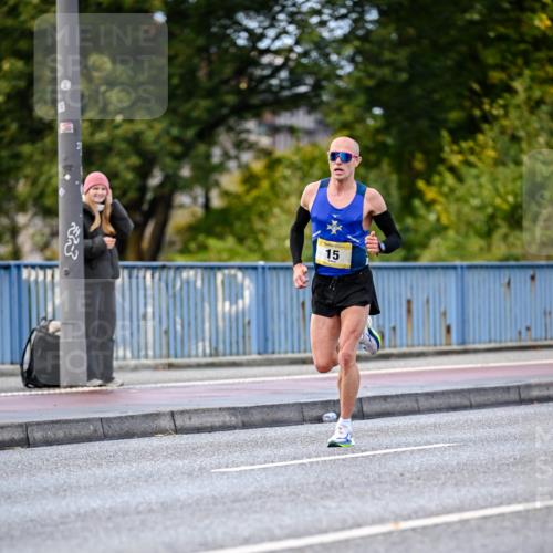 25.10.2026 - hella hamburg halbmarathon Dr. Thomas Lammeyer http://msf.ph/oto/11052080 25.10.2026 10:09:49 Kennedybrücke 15 meine-sportfotos.de