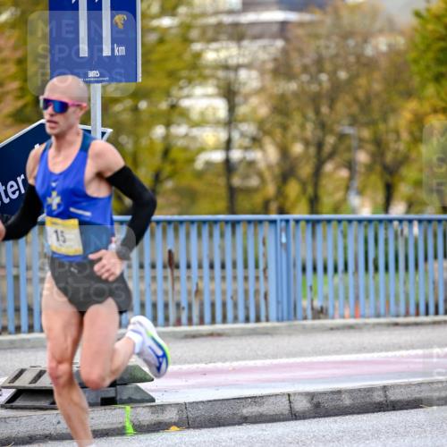 25.10.2026 - hella hamburg halbmarathon Dr. Thomas Lammeyer http://msf.ph/oto/11052114 25.10.2026 10:09:52 Kennedybrücke 15 meine-sportfotos.de