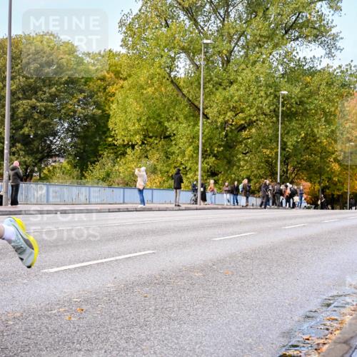 25.10.2026 - hella hamburg halbmarathon Dr. Thomas Lammeyer http://msf.ph/oto/11052232 25.10.2026 10:10:57 Kennedybrücke 33715 meine-sportfotos.de