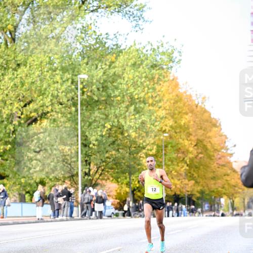 25.10.2026 - hella hamburg halbmarathon Dr. Thomas Lammeyer http://msf.ph/oto/11052262 25.10.2026 10:11:23 Kennedybrücke 12 meine-sportfotos.de