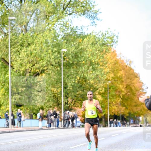 25.10.2026 - hella hamburg halbmarathon Dr. Thomas Lammeyer http://msf.ph/oto/11052269 25.10.2026 10:11:24 Kennedybrücke 12 meine-sportfotos.de