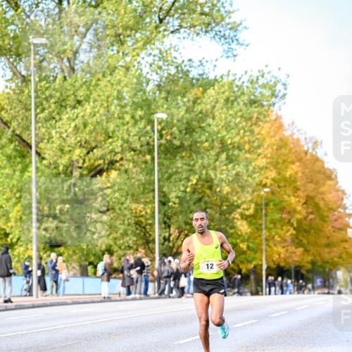 25.10.2026 - hella hamburg halbmarathon Dr. Thomas Lammeyer http://msf.ph/oto/11052273 25.10.2026 10:11:24 Kennedybrücke 12 meine-sportfotos.de