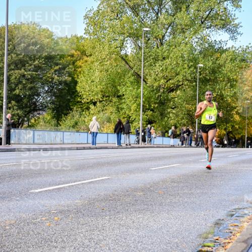 25.10.2026 - hella hamburg halbmarathon Dr. Thomas Lammeyer http://msf.ph/oto/11052282 25.10.2026 10:11:25 Kennedybrücke 12 meine-sportfotos.de