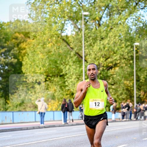 25.10.2026 - hella hamburg halbmarathon Dr. Thomas Lammeyer http://msf.ph/oto/11052301 25.10.2026 10:11:25 Kennedybrücke 12 meine-sportfotos.de
