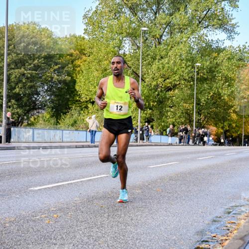 25.10.2026 - hella hamburg halbmarathon Dr. Thomas Lammeyer http://msf.ph/oto/11052316 25.10.2026 10:11:26 Kennedybrücke 12 meine-sportfotos.de