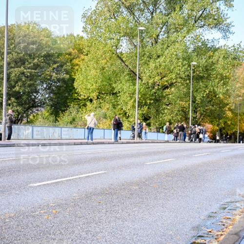 25.10.2026 - hella hamburg halbmarathon Dr. Thomas Lammeyer http://msf.ph/oto/11052327 25.10.2026 10:11:27 Kennedybrücke  meine-sportfotos.de