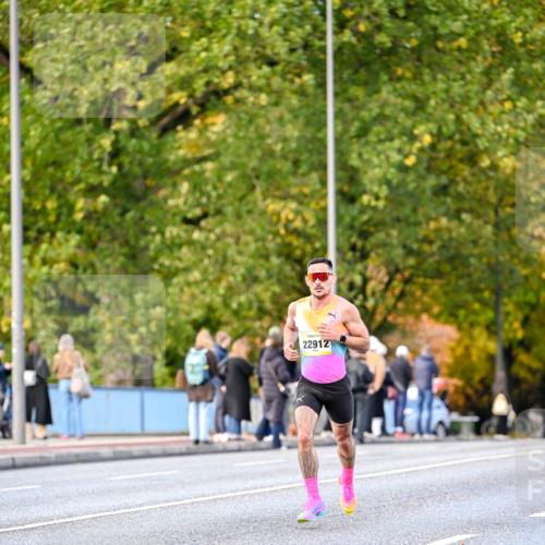25.10.2026 - hella hamburg halbmarathon Dr. Thomas Lammeyer http://msf.ph/oto/11052338 25.10.2026 10:11:56 Kennedybrücke 22912 meine-sportfotos.de