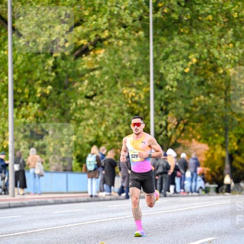 25.10.2026 - hella hamburg halbmarathon Dr. Thomas Lammeyer http://msf.ph/oto/11052339 25.10.2026 10:11:57 Kennedybrücke 229 meine-sportfotos.de