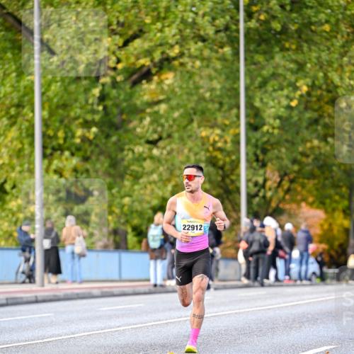 25.10.2026 - hella hamburg halbmarathon Dr. Thomas Lammeyer http://msf.ph/oto/11052343 25.10.2026 10:11:57 Kennedybrücke 22912, 11, 56 meine-sportfotos.de