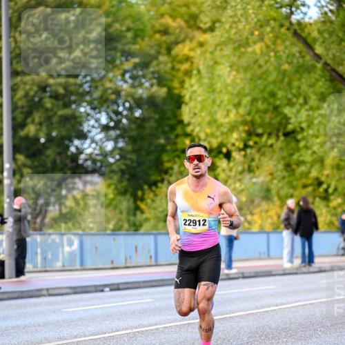 25.10.2026 - hella hamburg halbmarathon Dr. Thomas Lammeyer http://msf.ph/oto/11052373 25.10.2026 10:11:59 Kennedybrücke 22912, 1166 meine-sportfotos.de