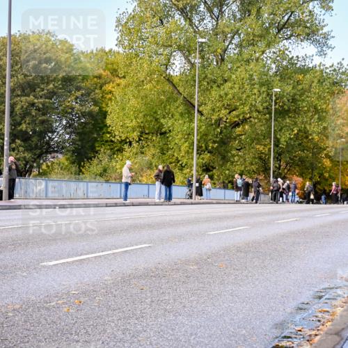 25.10.2026 - hella hamburg halbmarathon Dr. Thomas Lammeyer http://msf.ph/oto/11052393 25.10.2026 10:12:00 Kennedybrücke 22912 meine-sportfotos.de