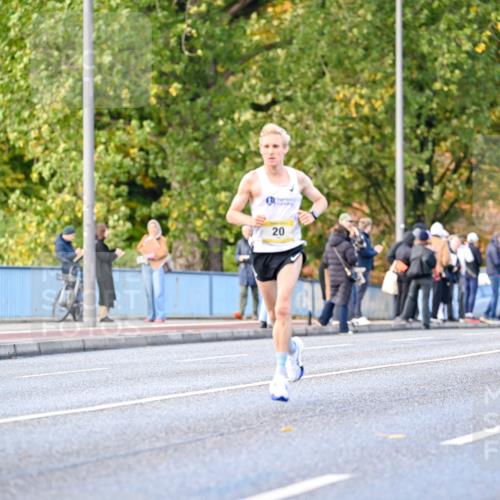 25.10.2026 - hella hamburg halbmarathon Dr. Thomas Lammeyer http://msf.ph/oto/11052418 25.10.2026 10:12:25 Kennedybrücke 20, 20, 23, 34074 meine-sportfotos.de