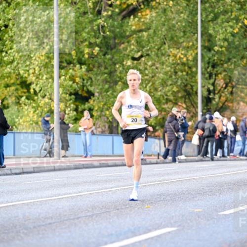 25.10.2026 - hella hamburg halbmarathon Dr. Thomas Lammeyer http://msf.ph/oto/11052421 25.10.2026 10:12:25 Kennedybrücke 20, 23, 34074 meine-sportfotos.de