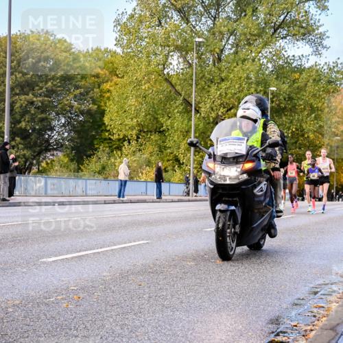 25.10.2026 - hella hamburg halbmarathon Dr. Thomas Lammeyer http://msf.ph/oto/11052471 25.10.2026 10:12:29 Kennedybrücke 2325, 2026, 31, 3577 meine-sportfotos.de