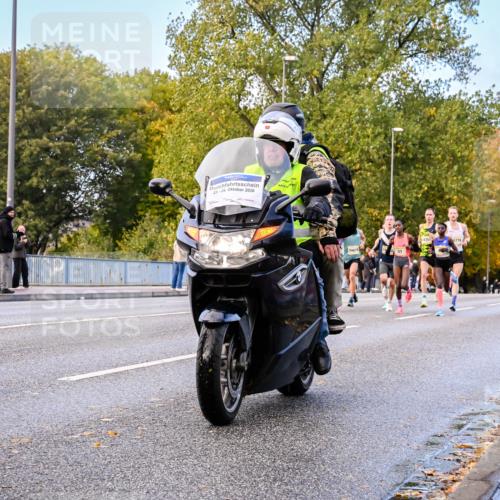 25.10.2026 - hella hamburg halbmarathon Dr. Thomas Lammeyer http://msf.ph/oto/11052486 25.10.2026 10:12:30 Kennedybrücke 3, 25, 2026, 23, 2, 34074, 31, 34751 meine-sportfotos.de