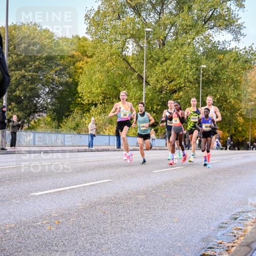25.10.2026 - hella hamburg halbmarathon Dr. Thomas Lammeyer http://msf.ph/oto/11052507 25.10.2026 10:12:31 Kennedybrücke 23, 31, 1680, 340, 34751, 46 meine-sportfotos.de