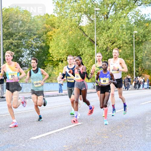 25.10.2026 - hella hamburg halbmarathon Dr. Thomas Lammeyer http://msf.ph/oto/11052530 25.10.2026 10:12:32 Kennedybrücke 23, 16804, 34074, 31, 46, 357 meine-sportfotos.de