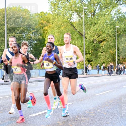 25.10.2026 - hella hamburg halbmarathon Dr. Thomas Lammeyer http://msf.ph/oto/11052553 25.10.2026 10:12:33 Kennedybrücke 074, 31, 46, 35778 meine-sportfotos.de
