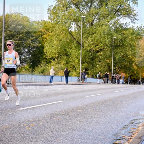 25.10.2026 - hella hamburg halbmarathon Dr. Thomas Lammeyer http://msf.ph/oto/11052618 25.10.2026 10:12:50 Kennedybrücke 37, 55, 52 meine-sportfotos.de