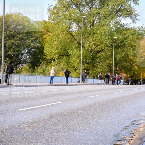 25.10.2026 - hella hamburg halbmarathon Dr. Thomas Lammeyer http://msf.ph/oto/11052622 25.10.2026 10:12:50 Kennedybrücke  meine-sportfotos.de