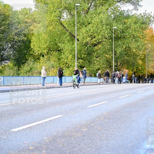 25.10.2026 - hella hamburg halbmarathon Dr. Thomas Lammeyer http://msf.ph/oto/11052660 25.10.2026 10:13:09 Kennedybrücke  meine-sportfotos.de