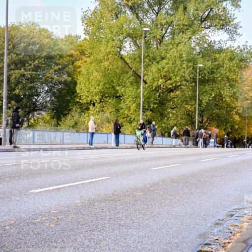 25.10.2026 - hella hamburg halbmarathon Dr. Thomas Lammeyer http://msf.ph/oto/11052674 25.10.2026 10:13:10 Kennedybrücke  meine-sportfotos.de