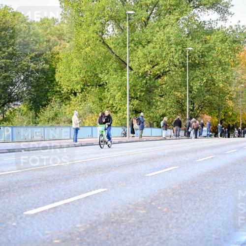 25.10.2026 - hella hamburg halbmarathon Dr. Thomas Lammeyer http://msf.ph/oto/11052677 25.10.2026 10:13:10 Kennedybrücke  meine-sportfotos.de