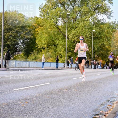 25.10.2026 - hella hamburg halbmarathon Dr. Thomas Lammeyer http://msf.ph/oto/11052723 25.10.2026 10:13:19 Kennedybrücke 3467, 47, 53 meine-sportfotos.de