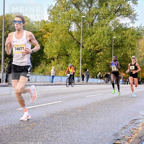 25.10.2026 - hella hamburg halbmarathon Dr. Thomas Lammeyer http://msf.ph/oto/11052739 25.10.2026 10:13:20 Kennedybrücke 34671, 47, 53 meine-sportfotos.de
