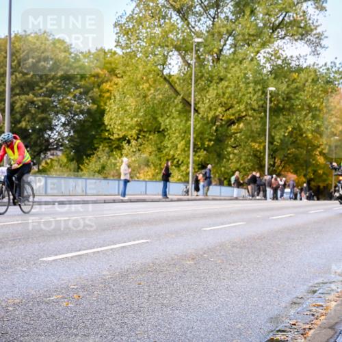 25.10.2026 - hella hamburg halbmarathon Dr. Thomas Lammeyer http://msf.ph/oto/11052765 25.10.2026 10:13:23 Kennedybrücke  meine-sportfotos.de