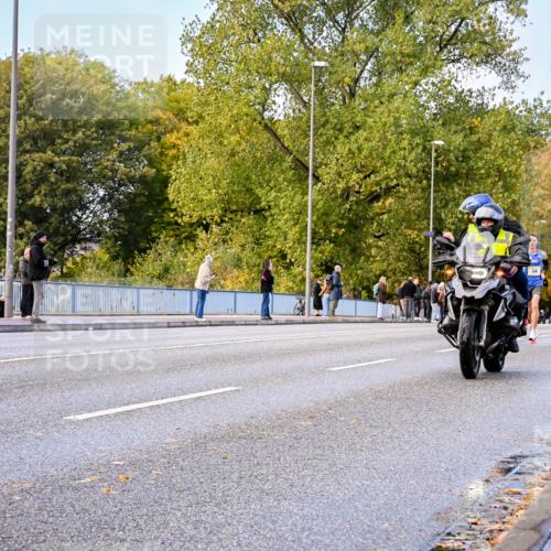 25.10.2026 - hella hamburg halbmarathon Dr. Thomas Lammeyer http://msf.ph/oto/11052776 25.10.2026 10:13:25 Kennedybrücke 14 meine-sportfotos.de